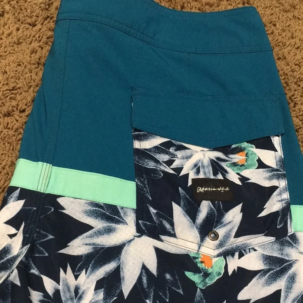 Quicksilver Dry Flight Water Repellent Board Shorts size 40 Blue black